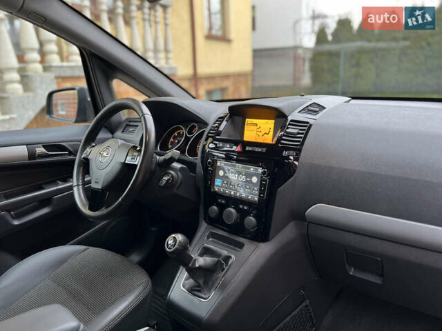 Серый Опель Зафира, объемом двигателя 1.7 л и пробегом 191 тыс. км за 7900 $, фото 38 на Automoto.ua