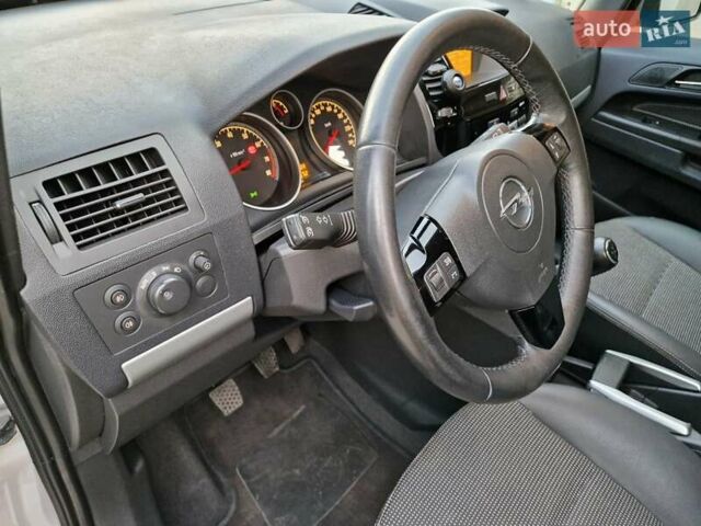 Серый Опель Зафира, объемом двигателя 1.8 л и пробегом 204 тыс. км за 7950 $, фото 20 на Automoto.ua