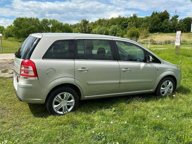 Опель Зафира 2010 в Львове на Automoto.ua Серый Опель Зафира, объемом двигателя 1.6 л и пробегом 142 тыс. км за 6900 $, фото 4 на Automoto.ua