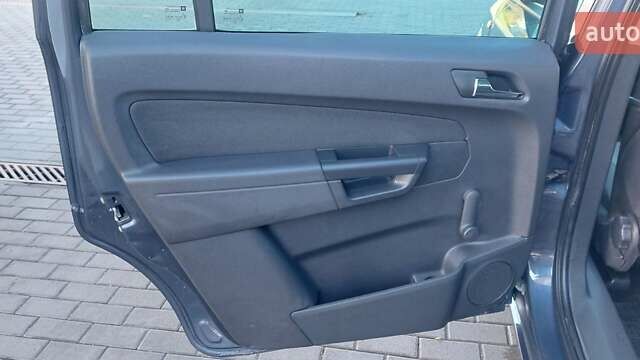 Серый Опель Зафира, объемом двигателя 1.6 л и пробегом 189 тыс. км за 6650 $, фото 26 на Automoto.ua