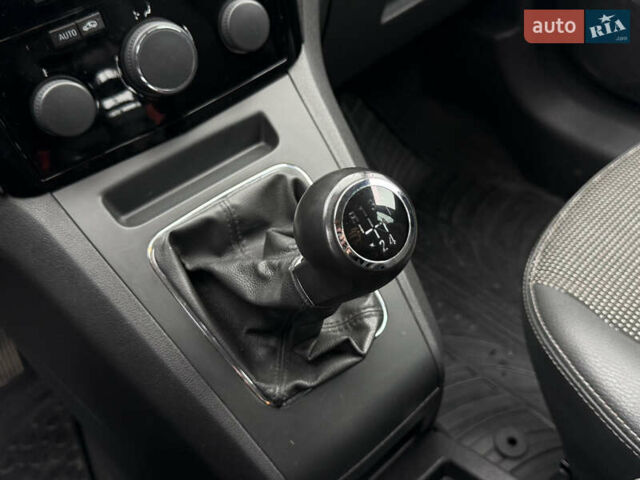 Серый Опель Зафира, объемом двигателя 1.8 л и пробегом 198 тыс. км за 7999 $, фото 16 на Automoto.ua