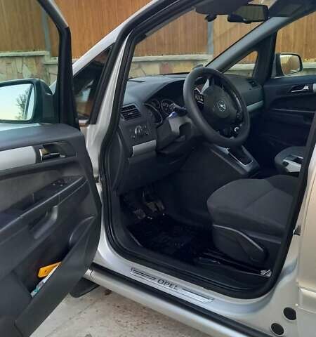 Серый Опель Зафира, объемом двигателя 1.7 л и пробегом 265 тыс. км за 6550 $, фото 16 на Automoto.ua