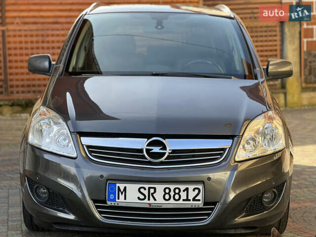 Серый Опель Зафира, объемом двигателя 1.7 л и пробегом 196 тыс. км за 7800 $, фото 26 на Automoto.ua