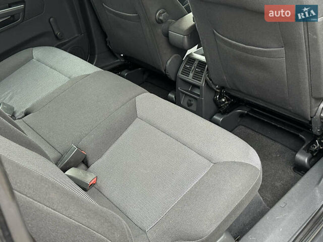 Серый Опель Зафира, объемом двигателя 1.6 л и пробегом 231 тыс. км за 5900 $, фото 14 на Automoto.ua