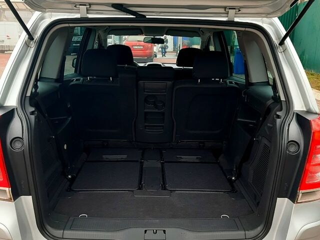 Опель Зафира 2010 в Киеве на Automoto.ua Серый Опель Зафира, объемом двигателя 16 л и пробегом 179 тыс. км за 6200 $, фото 6 на Automoto.ua