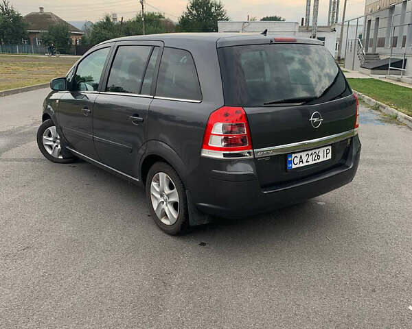 Сірий Опель Зафіра, об'ємом двигуна 1.8 л та пробігом 180 тис. км за 7000 $, фото 6 на Automoto.ua