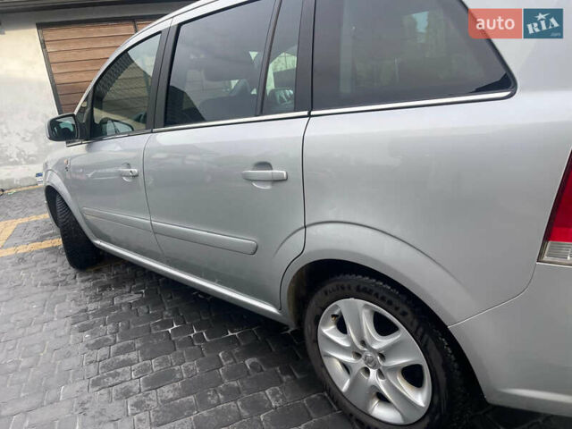 Серый Опель Зафира, объемом двигателя 1.6 л и пробегом 190 тыс. км за 6900 $, фото 15 на Automoto.ua