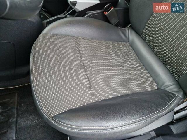 Серый Опель Зафира, объемом двигателя 1.8 л и пробегом 154 тыс. км за 7700 $, фото 18 на Automoto.ua