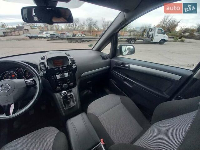 Сірий Опель Зафіра, об'ємом двигуна 1.6 л та пробігом 223 тис. км за 6900 $, фото 26 на Automoto.ua