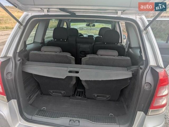 Серый Опель Зафира, объемом двигателя 1.69 л и пробегом 277 тыс. км за 6800 $, фото 18 на Automoto.ua