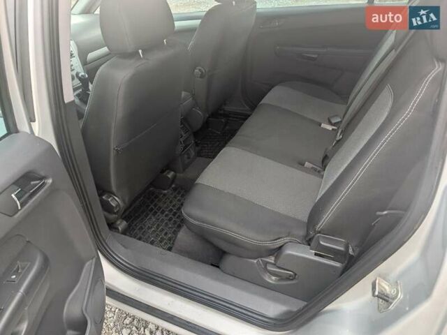 Серый Опель Зафира, объемом двигателя 1.69 л и пробегом 277 тыс. км за 6800 $, фото 10 на Automoto.ua