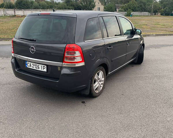 Сірий Опель Зафіра, об'ємом двигуна 1.8 л та пробігом 180 тис. км за 7000 $, фото 4 на Automoto.ua
