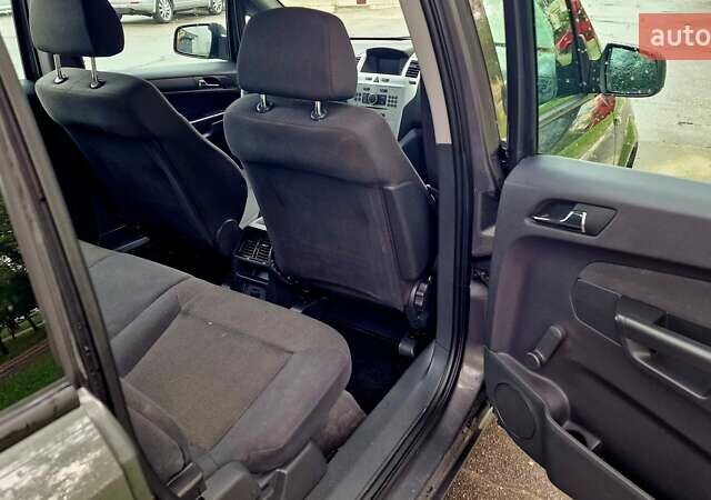 Серый Опель Зафира, объемом двигателя 1.6 л и пробегом 221 тыс. км за 7000 $, фото 16 на Automoto.ua