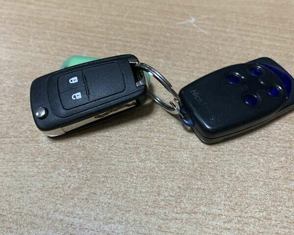 Серый Опель Зафира, объемом двигателя 1.8 л и пробегом 325 тыс. км за 7000 $, фото 11 на Automoto.ua