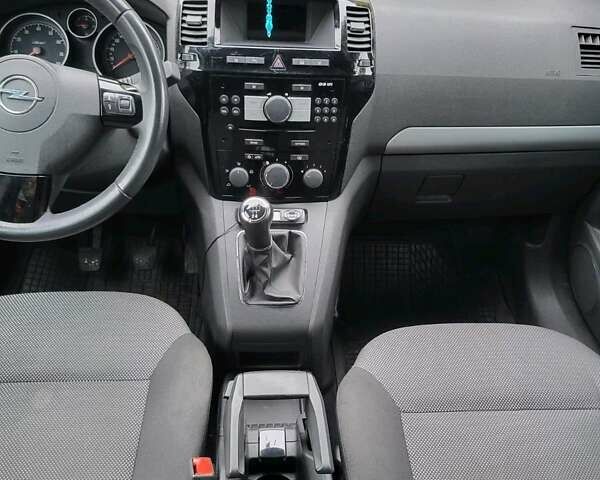 Сірий Опель Зафіра, об'ємом двигуна 0 л та пробігом 183 тис. км за 7650 $, фото 11 на Automoto.ua