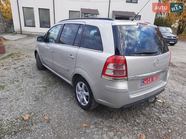 Серый Опель Зафира, объемом двигателя 1.7 л и пробегом 180 тыс. км за 8300 $, фото 15 на Automoto.ua
