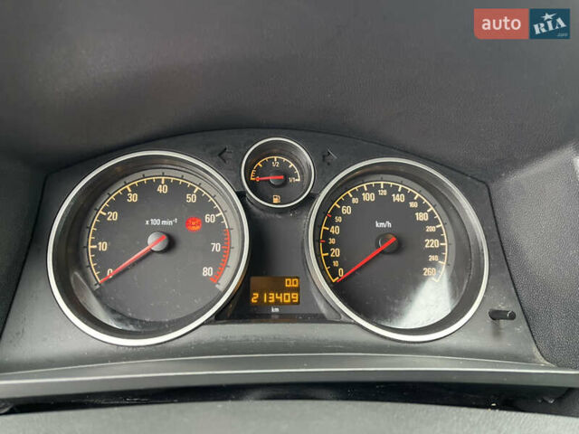 Серый Опель Зафира, объемом двигателя 1.8 л и пробегом 210 тыс. км за 7000 $, фото 13 на Automoto.ua