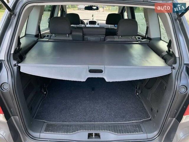 Опель Зафира 2010 в Виннице на Automoto.ua Серый Опель Зафира, объемом двигателя 1.7 л и пробегом 187 тыс. км за 7800 $, фото 12 на Automoto.ua