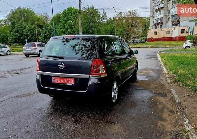 Серый Опель Зафира, объемом двигателя 1.6 л и пробегом 221 тыс. км за 7000 $, фото 8 на Automoto.ua