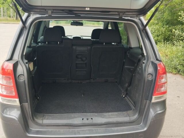 Серый Опель Зафира, объемом двигателя 0 л и пробегом 235 тыс. км за 5700 $, фото 4 на Automoto.ua