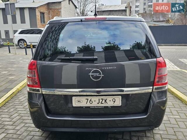 Серый Опель Зафира, объемом двигателя 1.8 л и пробегом 180 тыс. км за 7000 $, фото 10 на Automoto.ua