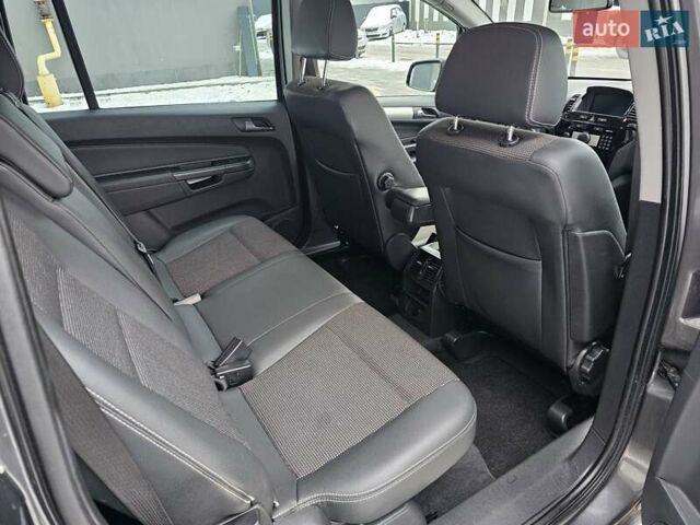 Сірий Опель Зафіра, об'ємом двигуна 1.8 л та пробігом 217 тис. км за 7000 $, фото 12 на Automoto.ua