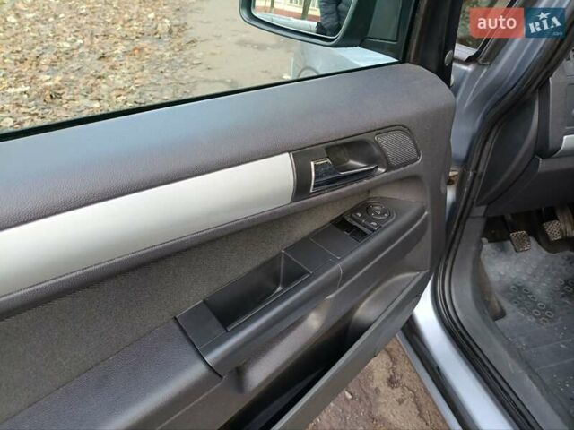 Сірий Опель Зафіра, об'ємом двигуна 1.8 л та пробігом 290 тис. км за 7500 $, фото 19 на Automoto.ua