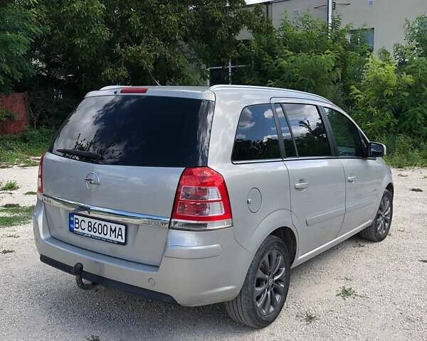 Серый Опель Зафира, объемом двигателя 1.69 л и пробегом 282 тыс. км за 8000 $, фото 3 на Automoto.ua