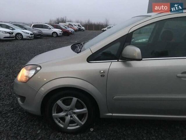 Серый Опель Зафира, объемом двигателя 1.7 л и пробегом 180 тыс. км за 8290 $, фото 9 на Automoto.ua