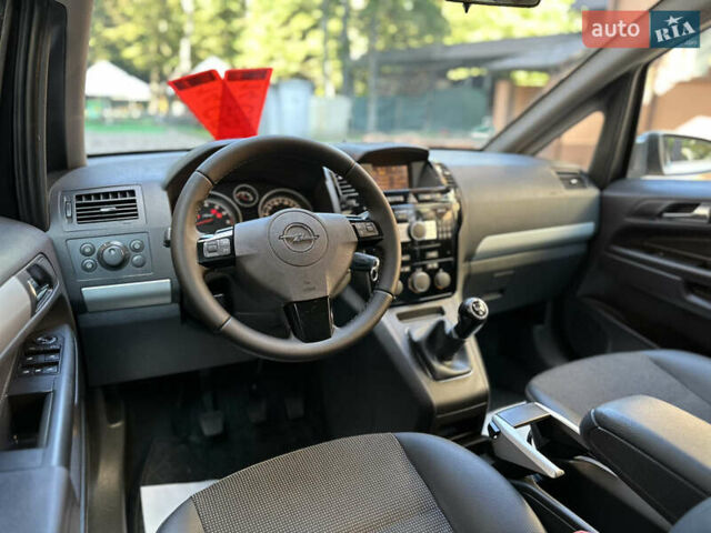 Сірий Опель Зафіра, об'ємом двигуна 1.6 л та пробігом 156 тис. км за 6899 $, фото 124 на Automoto.ua