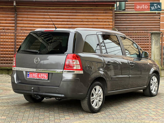 Серый Опель Зафира, объемом двигателя 1.7 л и пробегом 191 тыс. км за 7900 $, фото 12 на Automoto.ua