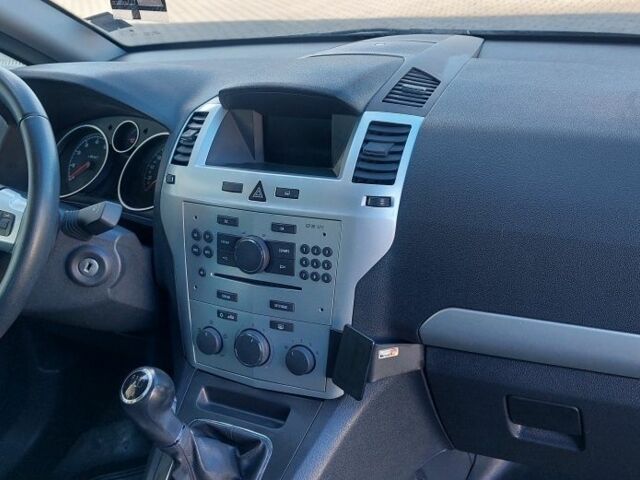 Серый Опель Зафира, объемом двигателя 1.6 л и пробегом 189 тыс. км за 6700 $, фото 8 на Automoto.ua