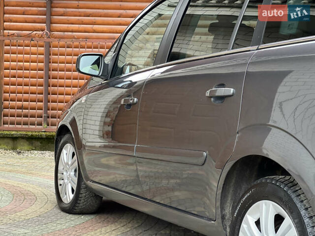 Серый Опель Зафира, объемом двигателя 1.7 л и пробегом 191 тыс. км за 7900 $, фото 24 на Automoto.ua