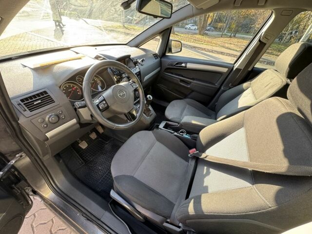 Сірий Опель Зафіра, об'ємом двигуна 1.8 л та пробігом 231 тис. км за 7050 $, фото 8 на Automoto.ua