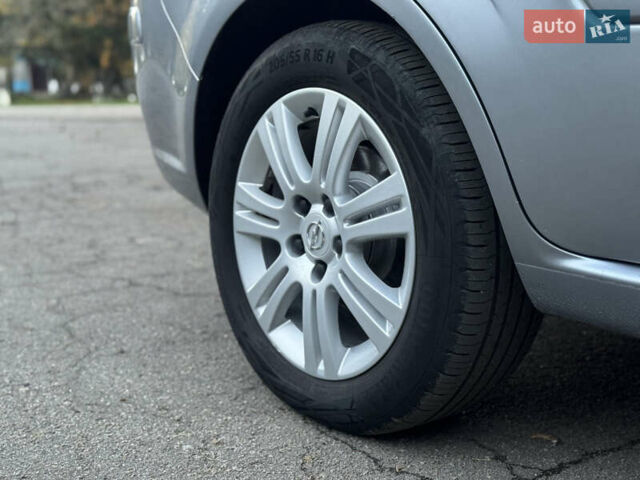 Опель Зафира 2010 в Умани на Automoto.ua Серый Опель Зафира, объемом двигателя 1.8 л и пробегом 174 тыс. км за 6500 $, фото 34 на Automoto.ua