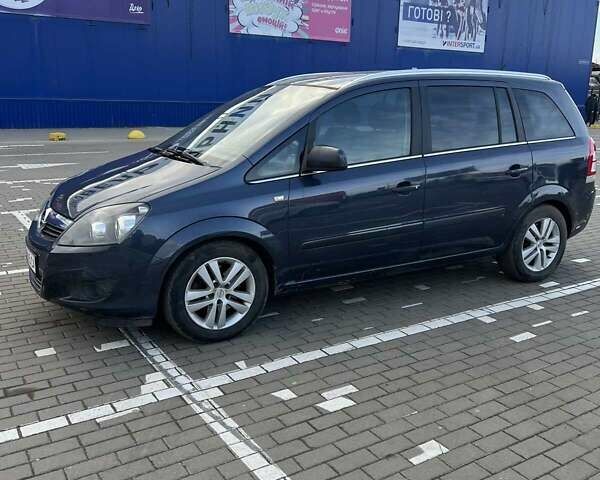 Серый Опель Зафира, объемом двигателя 1.7 л и пробегом 303 тыс. км за 6700 $, фото 3 на Automoto.ua