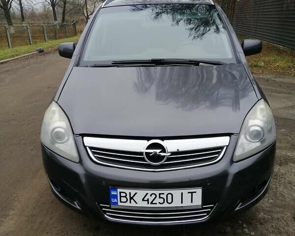 Серый Опель Зафира, объемом двигателя 1.91 л и пробегом 170 тыс. км за 6700 $, фото 1 на Automoto.ua