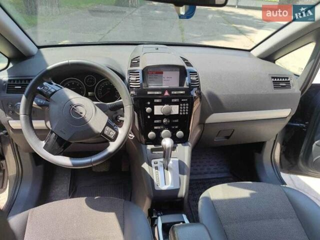 Опель Зафира 2010 в Жмеренке на Automoto.ua Серый Опель Зафира, объемом двигателя 2.2 л и пробегом 255 тыс. км за 5600 $, фото 4 на Automoto.ua