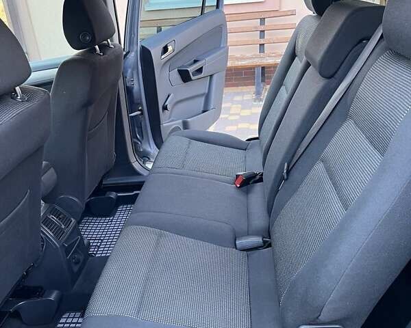 Опель Зафира 2010 в Луцке на Automoto.ua Серый Опель Зафира, объемом двигателя 1.6 л и пробегом 172 тыс. км за 6999 $, фото 34 на Automoto.ua