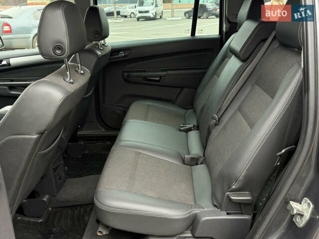 Серый Опель Зафира, объемом двигателя 1.8 л и пробегом 198 тыс. км за 7999 $, фото 19 на Automoto.ua