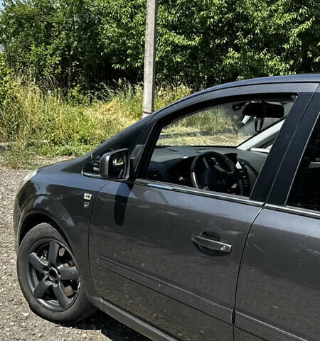 Сірий Опель Зафіра, об'ємом двигуна 1.69 л та пробігом 270 тис. км за 5500 $, фото 10 на Automoto.ua