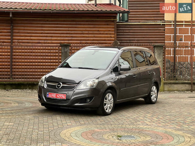 Серый Опель Зафира, объемом двигателя 1.7 л и пробегом 191 тыс. км за 7900 $, фото 4 на Automoto.ua