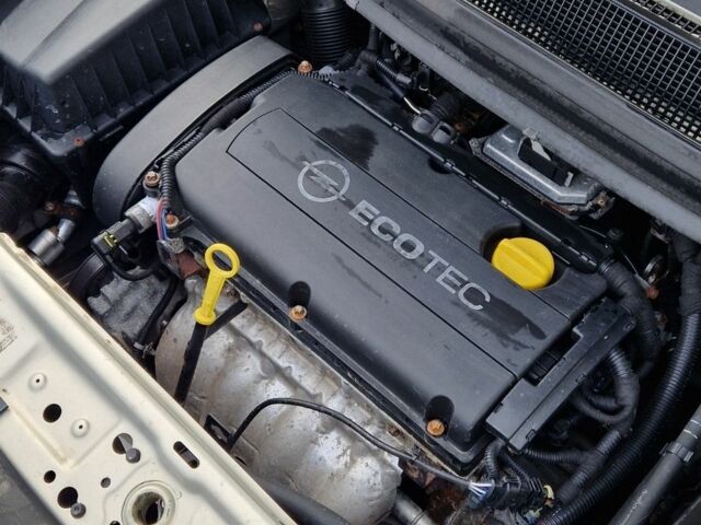 Серый Опель Зафира, объемом двигателя 1.6 л и пробегом 317 тыс. км за 5500 $, фото 15 на Automoto.ua