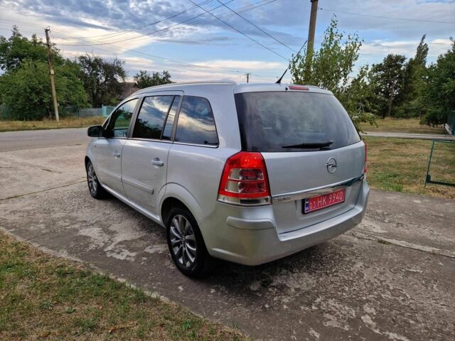Серый Опель Зафира, объемом двигателя 1.8 л и пробегом 204 тыс. км за 7950 $, фото 7 на Automoto.ua