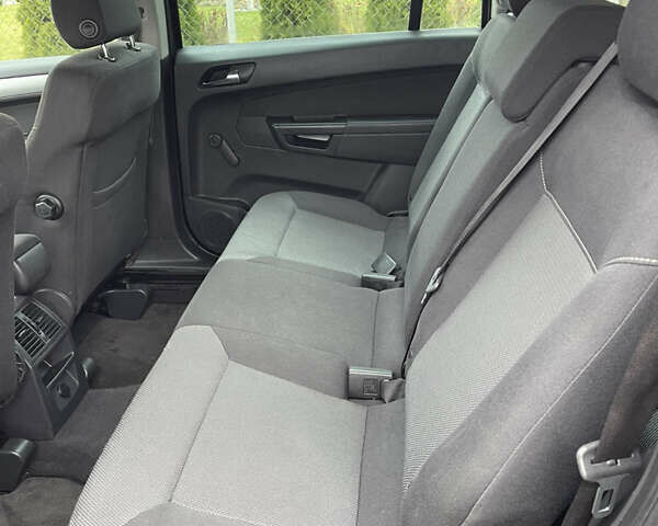 Серый Опель Зафира, объемом двигателя 1.8 л и пробегом 210 тыс. км за 7000 $, фото 16 на Automoto.ua