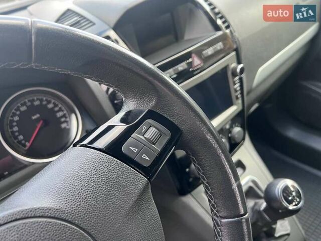 Серый Опель Зафира, объемом двигателя 1.6 л и пробегом 167 тыс. км за 7499 $, фото 61 на Automoto.ua