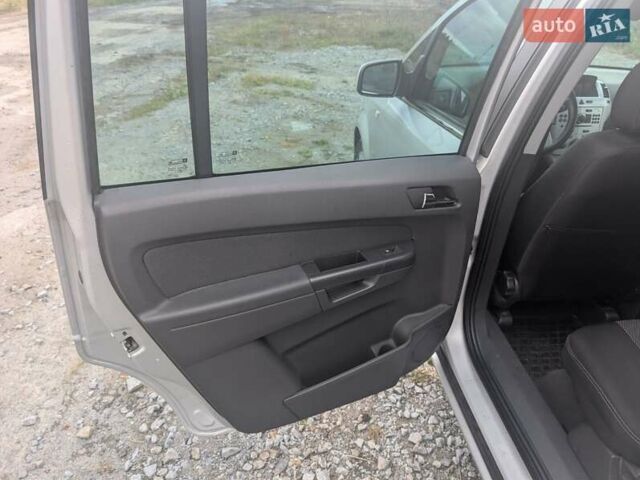 Серый Опель Зафира, объемом двигателя 1.69 л и пробегом 277 тыс. км за 6800 $, фото 11 на Automoto.ua