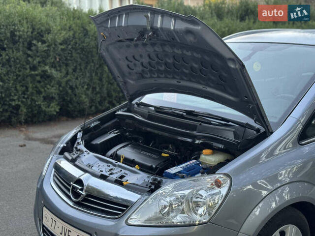 Опель Зафира 2010 в Умани на Automoto.ua Серый Опель Зафира, объемом двигателя 1.8 л и пробегом 174 тыс. км за 6500 $, фото 32 на Automoto.ua