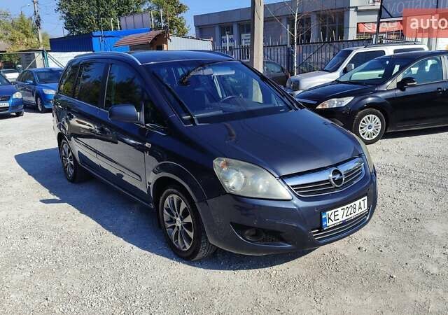 Серый Опель Зафира, объемом двигателя 1.6 л и пробегом 297 тыс. км за 5700 $, фото 2 на Automoto.ua
