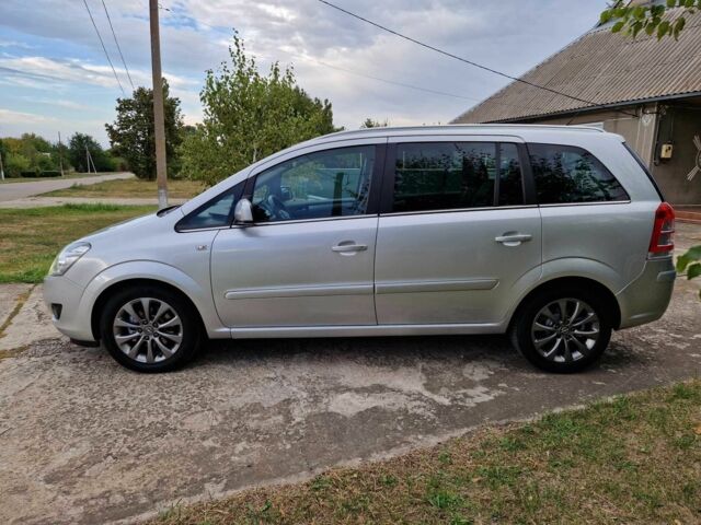 Серый Опель Зафира, объемом двигателя 1.8 л и пробегом 204 тыс. км за 7950 $, фото 3 на Automoto.ua